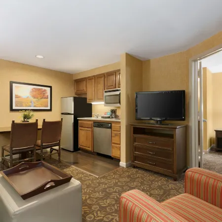 Homewood Suites by Hilton Syracuse - Liverpool Отели рядом с достопримечательностью «Конгресс-центр The Oncenter»