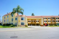 Ramada by Wyndham Ontario - 2-Star