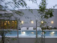 Hotel Wu Wei فنادق في كورتريك