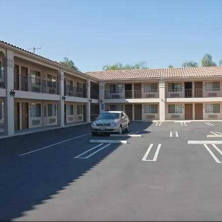 Burbank Inn and Suites