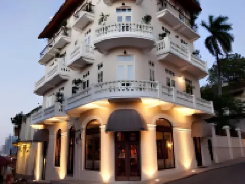 拉斯克雷芒提納酒店