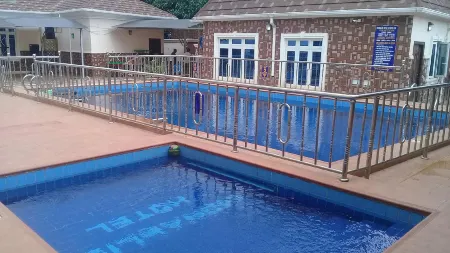 Monabliss Hotel & Suites