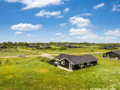 "Frejdis" - 1.1km from the Sea
