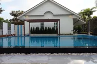 Nisasiri Boutique Resort - Pool