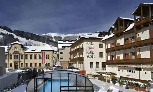 Upside down Town Hotel-Neue Post