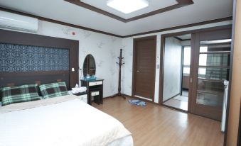 Taean Feel House