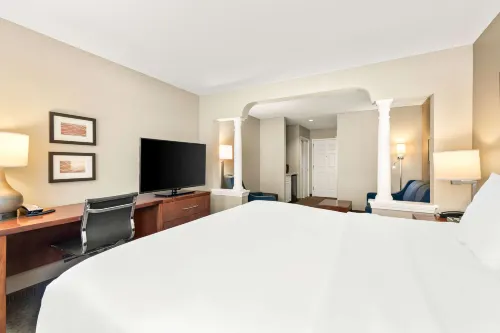 Comfort Inn & Suites North Conway Hotels in Hale's Location