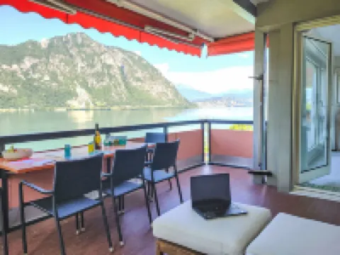 Frontlake Panorama Apt. 408 Hotels in Bissone