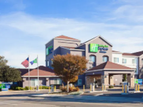 Holiday Inn Express & Suites OAKLAND-AIRPORT by IHG Hotels in Oakland