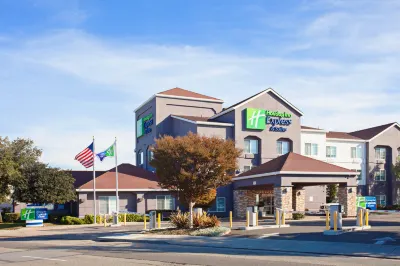 Holiday Inn Express & Suites OAKLAND-AIRPORT by IHG Hotels near Oakland Coliseum