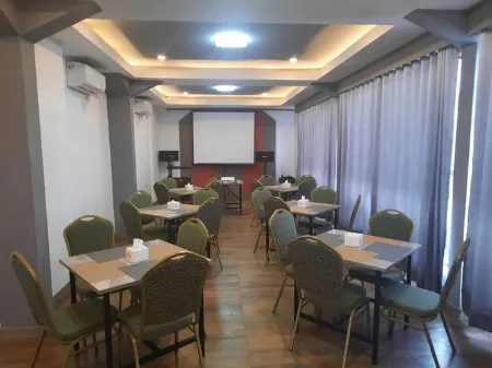 Tanahotel Syariah Отели в г. Gunung Pangilun