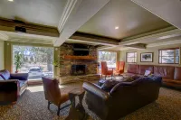 The Mammoth Creek Inn