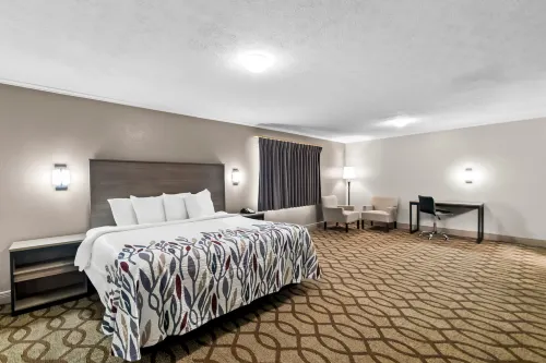 Red Roof Inn & Suites Lexington – Hamburg