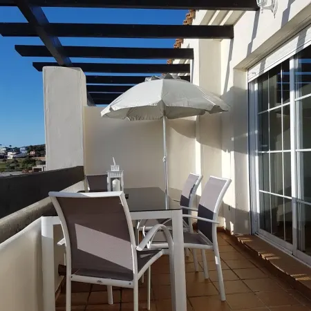Top Floor Apt Close To Duquesa