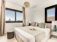Sanders Only - Cute 2-Bdr Apt with Balcony