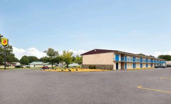 Super 8 by Wyndham Paducah I-24 Exit 4