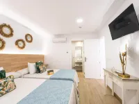 Hostal Romerito Hotels near Factory Outlet Shopping Centre