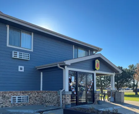 Super 8 by Wyndham Hastings Отели в г. Adams County