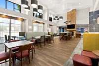 Hampton Inn & Suites Canton - 2-Star
