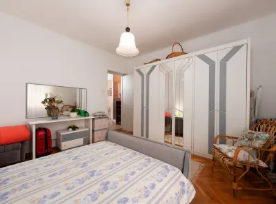 Elegant Lovran Apartment with Large Outdoor Area Hotel di Lovran