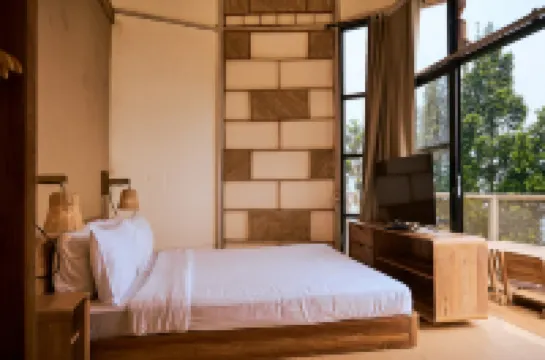 Luxcamp Bukit Damar - Puncak by Horison