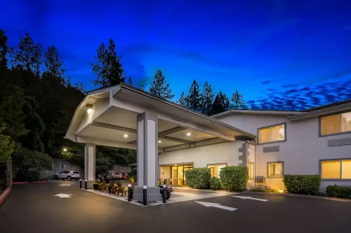 Best Western Inn at the Rogue - spa