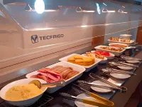 Red Lion Hotel - breakfast