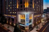 Courtyard Atlanta Midtown Hotels near Bobby Dodd Stadium at Hyundai Field