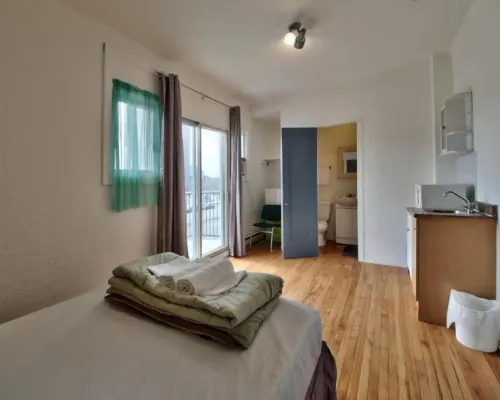 Hotel Mini Inc Hotels near Quebecor