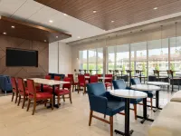 Holiday Inn Express & Suites DALTON - MARKET ST by IHG Hotels in Dalton