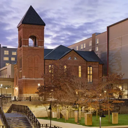 Homewood Suites by Hilton Indianapolis Downtown Iupui Отели рядом с достопримечательностью «Поле для гольфа "Риверсайд"»