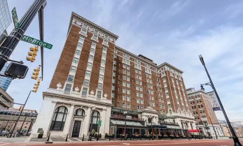 Amway Grand Plaza, Curio Collection by Hilton