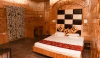 Hotel Lal Kothi Pahalgam Hotels near Amusement park