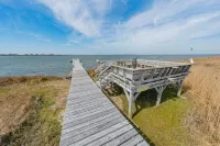 Sound front condo, pool, water access, & sunsets