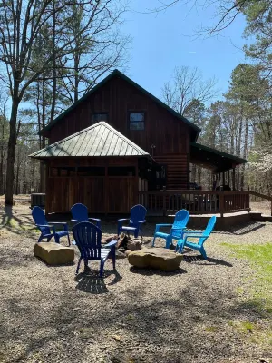 Excellent location! Water view from porch, short drive to Lake and Beavers Bend!