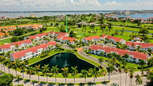 2 Bedroom Golf Course View, Near the Beach!