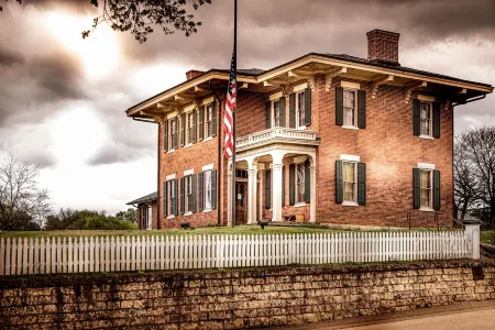 Cozy Galena Townhome