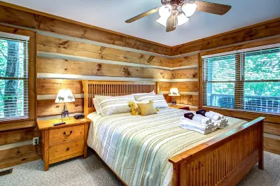Mountain Views-Hot Tub-2 Master Suites-Game Room Grandfather Country Store附近的飯店