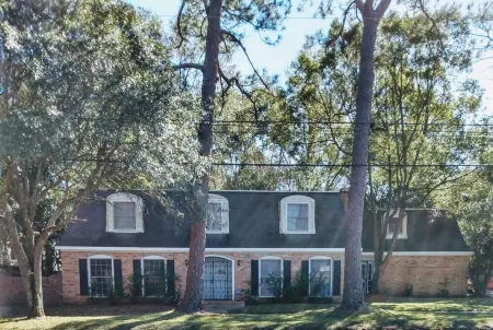 Private Charming Small Apartment Отели в г. Мобил