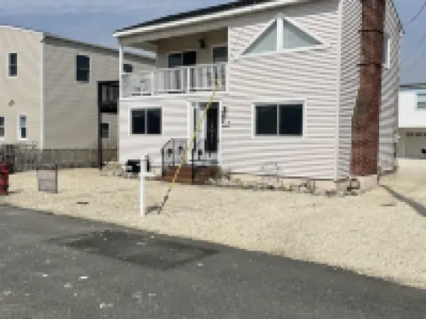 Sunset Cove: Bayview, fantastic location, close to everything Hotels in Long Beach Township