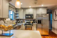 Luxury Home- Walking distance to UBS Arena/Belmont Park Village Hotels in Elmont