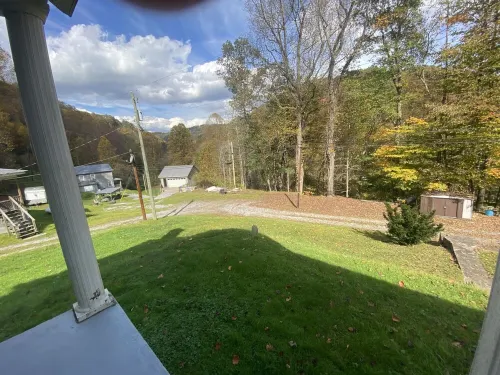 Warm. Cozy. Simple! Northfork WV!  ATV/SxS Friendly! Very spacious! Sleeps 12+