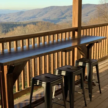 Stunning Mountain Views-Come Enjoy the MTS at This Cozy Retreat!