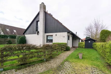 Cozy semi-detached house with fireplace and beautiful garden to relax. Отели в г. Харлезиль