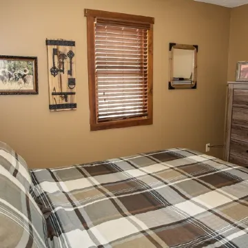 Button Buck Sleeps 4, or Rent All 4 for 20. Horseback Riding Across the Rd!