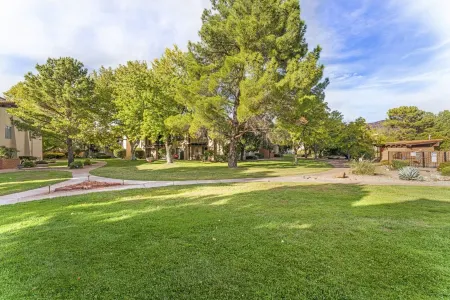 Sedona Eco-Friendly Condo w/ Pool: Walk to Shops Restaurants Golf & Trails
