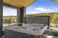 Watch Concerts from Rooftop Deck w Private Hot Tub! Best Downtown Location!