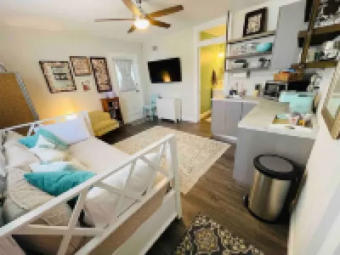 Coastal Chic Suite w/ Kitchenette & Private Entrance