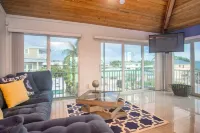 Atlantic side, quiet neighborhood ~ 3 Bed 2.5 Bath, dock, pool / hot tub, kayak