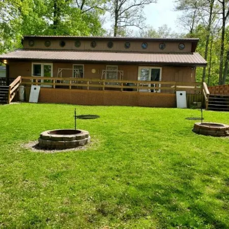 Peaceful Lake House Cabin 1, Kayaks Provided Free, Direct Water Access!